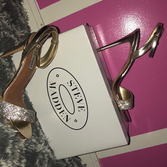 Steve Madden Shoes - Steve Madden Womens Gold Ankle Strap Classic Pumps